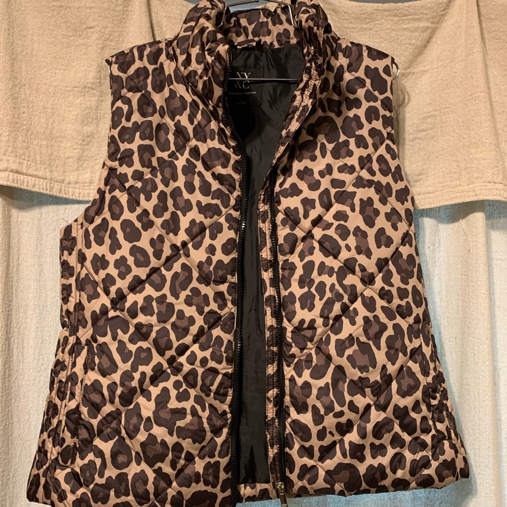 Leopard print puffer vest